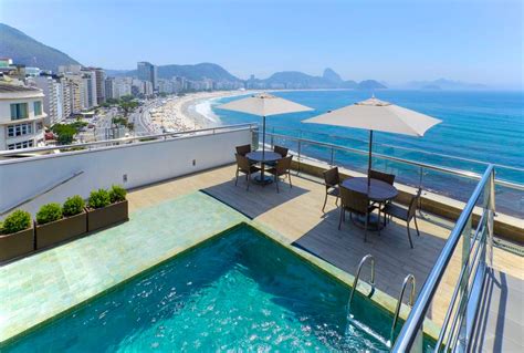 Hostels near Copacabana from €4 .